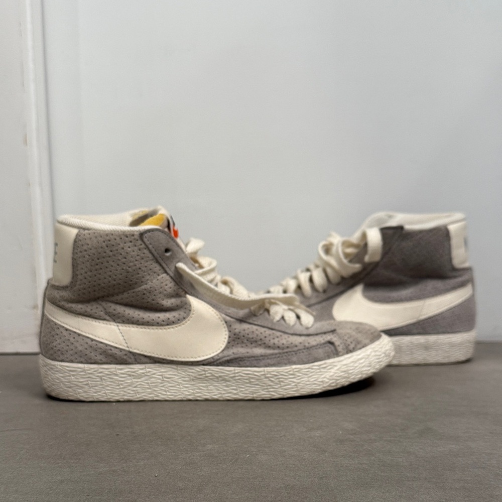 Nike Gray and White Women’s 6.5 Blazers High-Top Sneakers